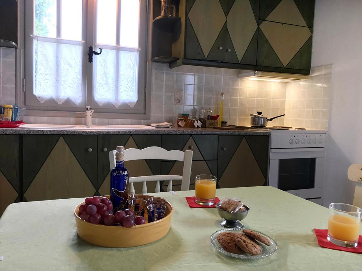 Arokaria Hideaway Suites Krotiri Bagian luar foto
